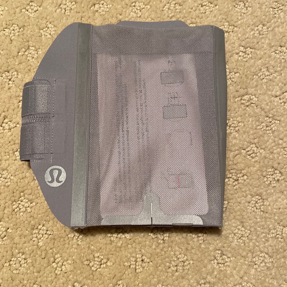 Lululemon Running Arm Band (NWT)